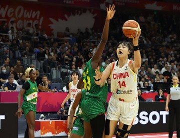 世界杯直播app下载地址-又美又能打！李月汝归来轰21+11，中国女篮三大中锋闪耀无解